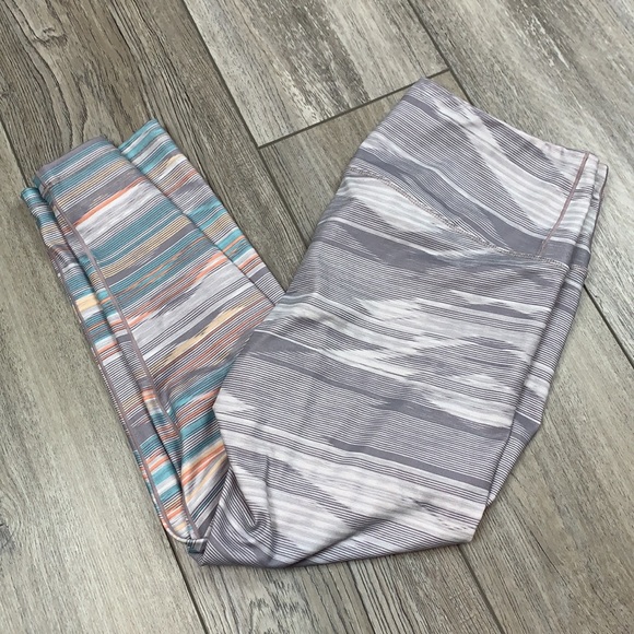 Prana Pillar Printed Capri Leggings - Picture 7 of 8